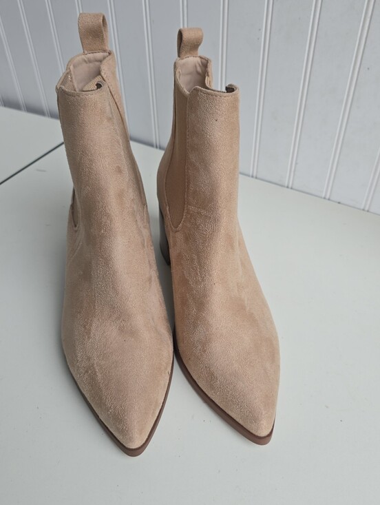 Shoes - Dream Pairs Suede Chelsea Ankle Boots Beige Tan Block Heel Pointed Toe Size 9